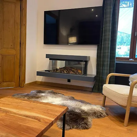 Oursourie Apartment