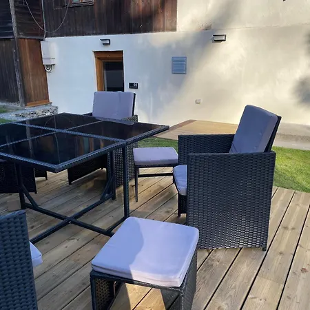 Oursourie Apartment